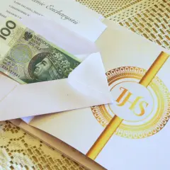 Rocznica Komunii: Ile dać w kopercie i jaki prezent?