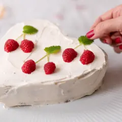 Udekoruj tort jak profesjonalista w domu! Proste triki i inspiracje