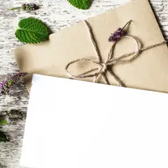 Jak wypełnić zaproszenie na urodziny? Wzory i porady eksperta