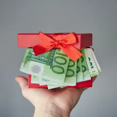 18 urodziny kolegi: Ile dać pieniędzy i jaki prezent wybrać?