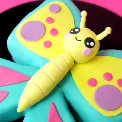 Jak zrobić motylki na tort? 3 metody DIY krok po kroku!