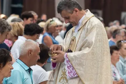 Grzechy a Komunia Święta: Kiedy spowiedź jest konieczna?