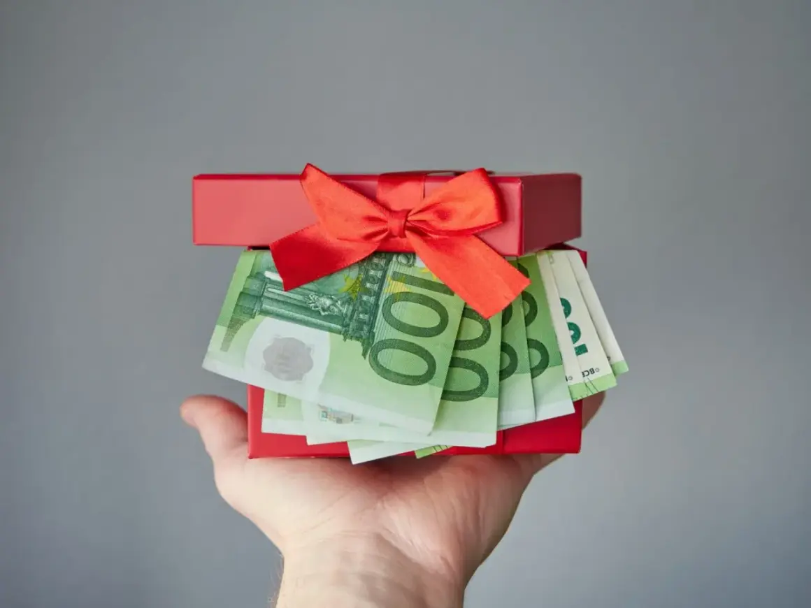 18 urodziny kolegi: Ile dać pieniędzy i jaki prezent wybrać?